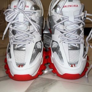 Worn twice Balenciaga track sneaker Great condition!!